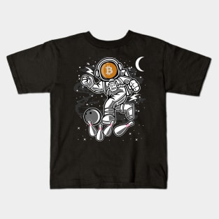 Astronaut Bowling Bitcoin BTC Coin To The Moon Crypto Token Cryptocurrency Blockchain Wallet Birthday Gift For Men Women Kids Kids T-Shirt
